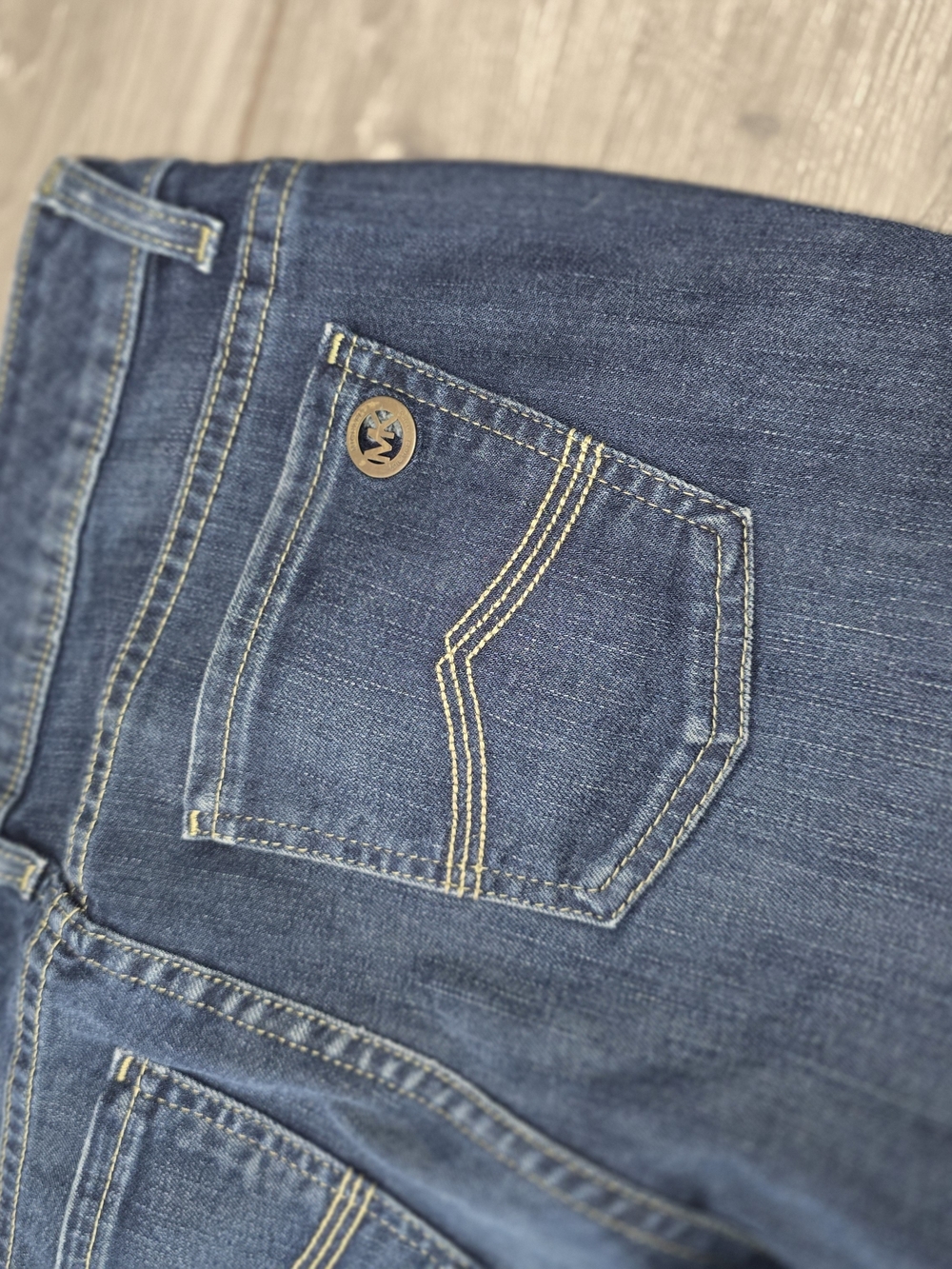 *Michael Kors Women’s Straight Leg Jeans in Dark Blue Denim Size 4 - Picture 5 of 8